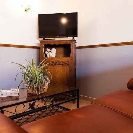 2 Conforts + Jardin + Parking * Buchères