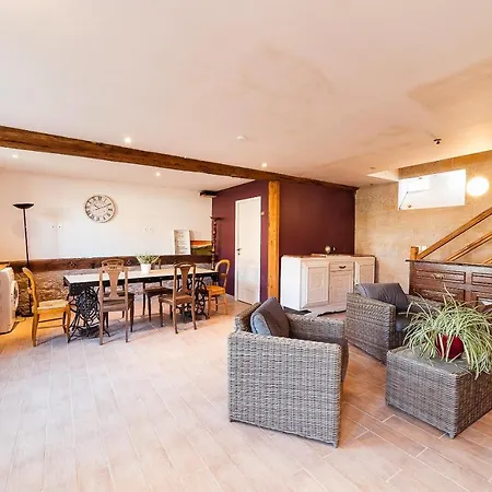 2 Conforts + Jardin + Parking Lägenhet Buchères