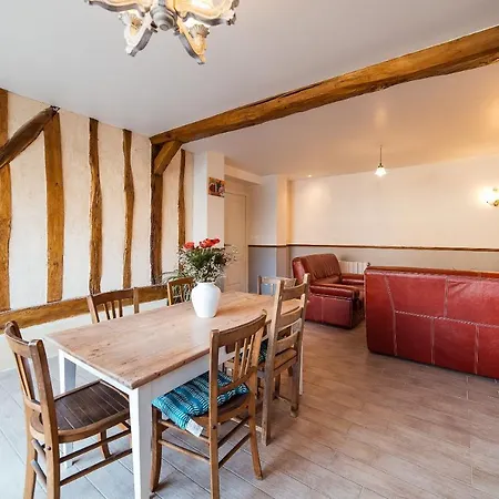 2 Conforts + Jardin + Parking *