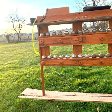 2 Conforts + Jardin + Parking * Buchères