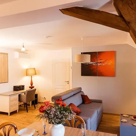 2 Conforts + Jardin + Parking *