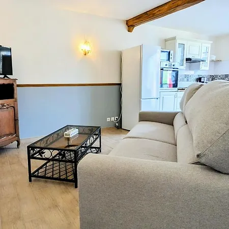 2 Conforts + Jardin + Parking Lägenhet